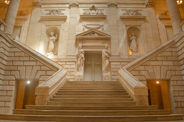 Escalier en pierre dans un Théâtre. Grand Théâtre Bordeaux - obrazy, fototapety, plakaty