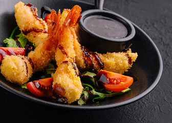 deep fried shrimp with sauce