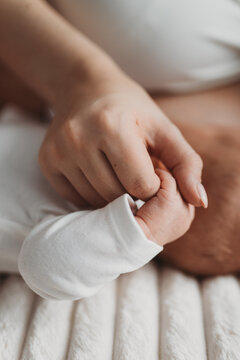 Newborn photography details, baby tiny toes and fingers