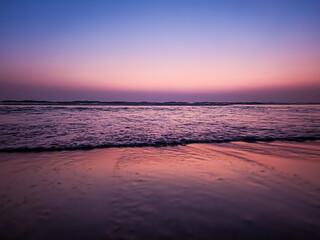 Fototapeta na wymiar Beautiful sun dusk at the beach