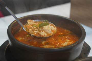 Soft Bean Curd Stew is one of the most popular traditional Korean foods. It is a stew made by boiling soft and savory soft tofu with various ingredients. Soft tofu stew is spicy and savory.
