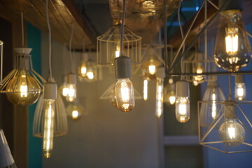 Antique style light bulbs hanging from the ceiling