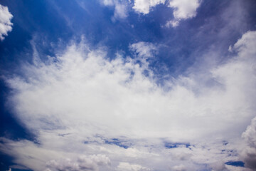 Obraz premium Cloudscape, Blue sky with white clouds