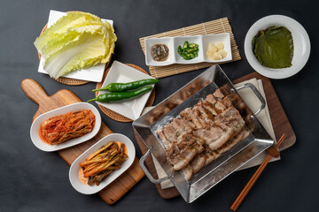 Bossam, pork, boiled pork, spicy pork ribs, ribs, pork front legs, shrimp gambas, gambas, stir-fried pork, lunchbox, Jeju, pork back ribs,