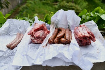 cotes et saucisses