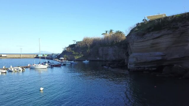 Ventotene Spiaggia Cala Rossano e Isola di Santo Stefano