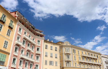 Fototapeta na wymiar Alte Hotelfassaden in der Innenstadt in Ajaccio, Korsika, Frankreich