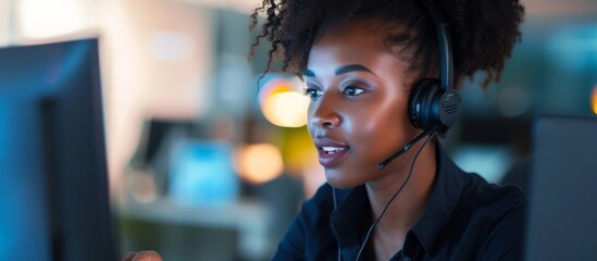 A black woman consults and assists with tech help in a call center, involving telemarketing, networking, and digital consultation. - obrazy, fototapety, plakaty