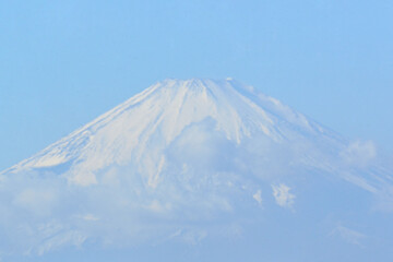 日本の有名なランドマークである富士山、湘南海岸辻堂からの遠景遠望の眺め