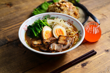 海老油味噌ラーメンとガーリック炒飯