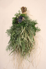 緑色のナチュラルなドライフラワーのブーケ