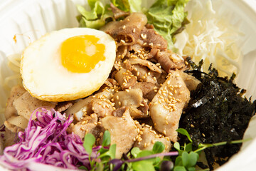Vegetable bibimbap with stir-fried meat