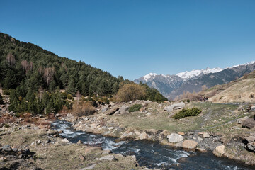 Paisaje de montaña en Los Pirineos aragoneses