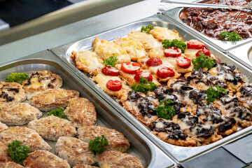 Display with fresh cooked food in a canteen