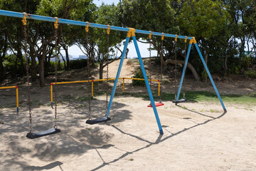 公園のブランコ