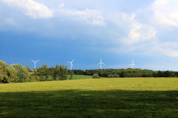 Obraz premium Windräder, Landschaft, Feld