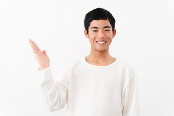 私服姿の中学生の男性　ライフスタイルイメージ