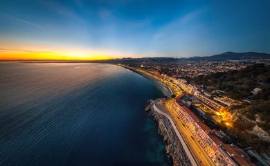 Papier Peint photo Lavable Nice Vue aérienne d'un coucher de soleil sur Nice