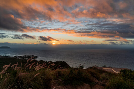 sunrise on the diamond head in honolulu on oahu in hawaii