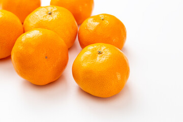 白背景にみかん