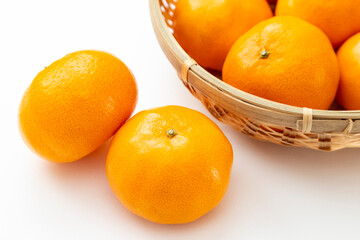 白背景にみかん