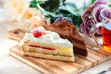 ショコラケーキとイチゴのショートケーキ
