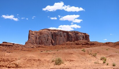 Fototapeta premium View of red sandstone butte from monument valley road.