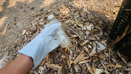 Collect garbage in natural or urban areas.
