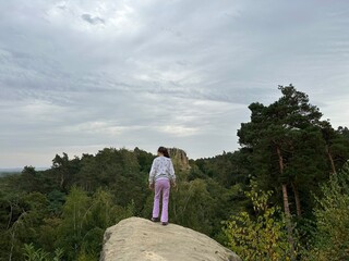 Wanderer an den Klusfelsen bei Halberstadt