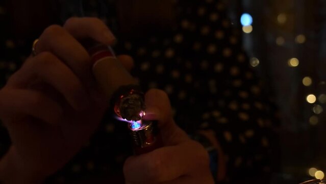 Female Lighthing Cigar Video 