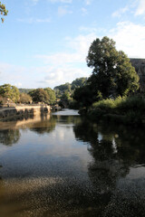 Fototapeta na wymiar A view of the River Avon at Bath