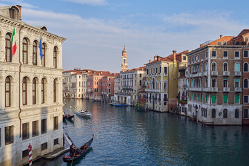 Fototapeta na wymiar Morning view of Canal Grande from Ponte di Rialto bridge in Venice, Italy 