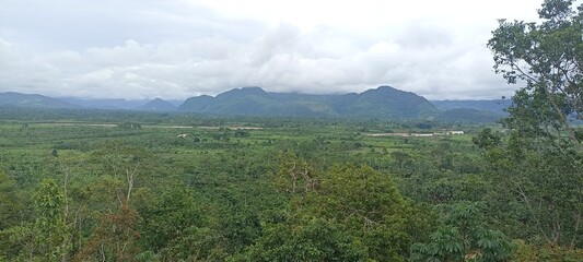 Hermoso paisaje en tingo maria, Per&uacute; rodeado de bellos paisajes y monta&ntilde;as 