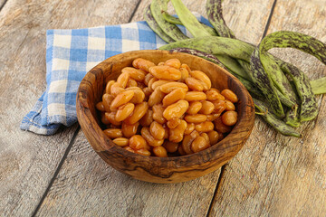 White bean in tomato sauce