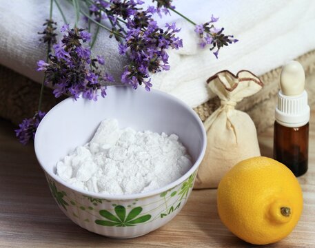 Grated soap and crystalline sodium for natural laundry, zero waste detergent. Eco friendly way how to wash laundry. Good for people with allergy and sensitive skin.