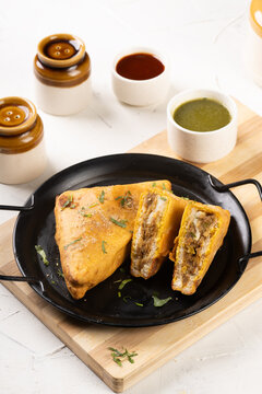 Bread pakora 