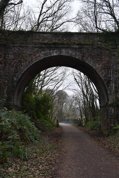 a bridge that goes over the tarka trail between torrington and bideford