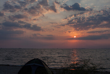 The picturesque sun over the sea