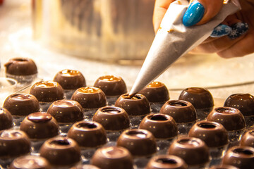 Schokoladen Pralinen selber für Freunde zu Hause gemacht 