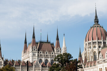 Obraz premium The main attraction of Hungary. European Parliament in Budapest. Gothic style spiers in architecture.