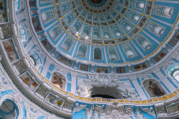 The Chapel of the Holy Sepulchre. The Resurrection New Jerusalem Monastery. The temple and religion. The vaults of the ancient temple.Sunlight pours into the temple through the windows inside the dome