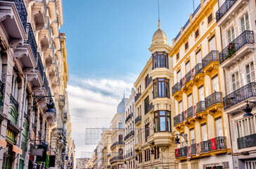 Fototapeta premium Valencia, Spain - January 1, 2024: Iconic Spanish architecture and sights on the streets of Valencia, Spain 