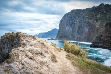 miradouro do guindaste, madeira, viewpoint, ocean, cliffs, mountains, waves, portugal