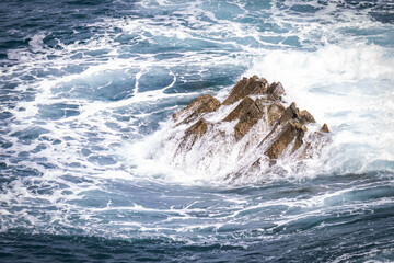 miradouro do guindaste, madeira, viewpoint, ocean, cliffs, mountains, waves, portugal
