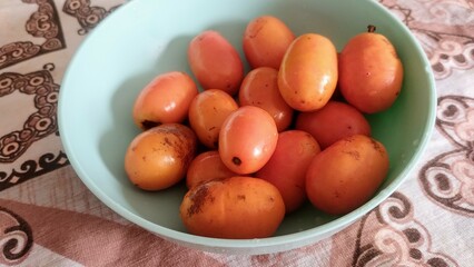 bowl of fruits 