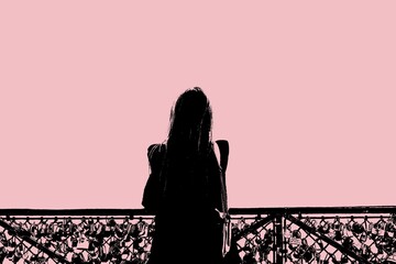 Photo avec effet bicolore d'une femme regardant une vue panoramique le long d'une barrière romantique	
