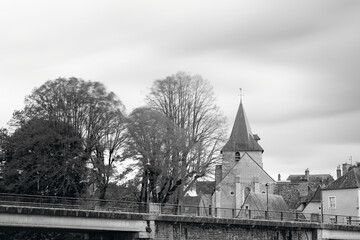 Malicorne sur Sarthe in black and white from the port