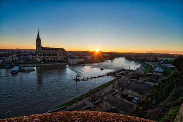 Port de Sabl&eacute; sur Sarthe au lever du soleil