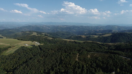 Fototapeta na wymiar Paisaje rural de campos en zona interior de Galícia en un dia despejado