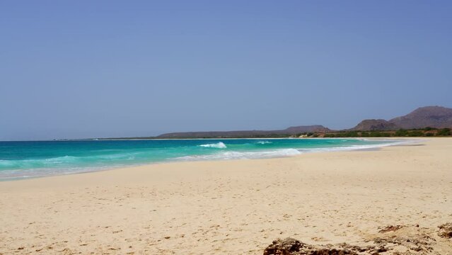 Afrika - Kap Verde - Boa Vista &ndash; Strand &ndash; K&uuml;ste - Wellen